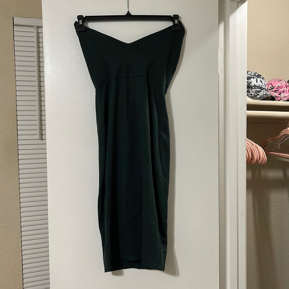 Green strapless dress